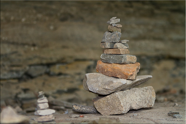 Small cairn of rocks, Pha Taem NP