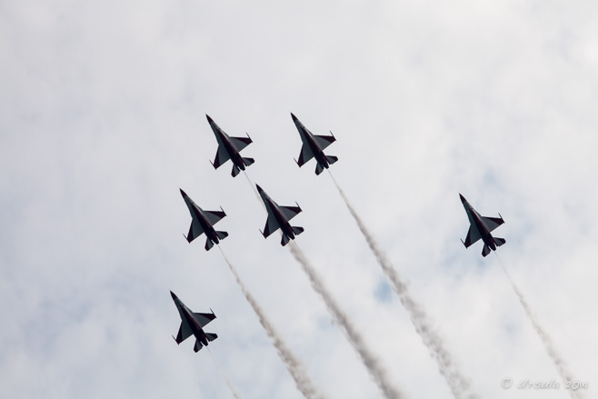 RSAF Black Knights in Formation, Singapore Airshow 2014