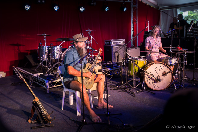 Hat Fitz and Cara Performing, Byron Bay Bluesfest 2014