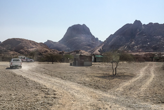 Huts and gravel roads, The Spitzkoppe, (iPhone6), Namibia