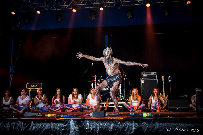 Arakwal aboriginal man dancing on stage, Boomerang, Byron Bay Bluesfest 2016 AU