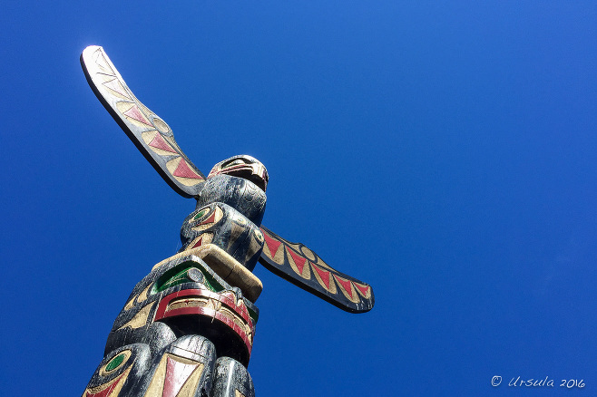 Totem Pole against a blue sky, Newcastle Island, BC