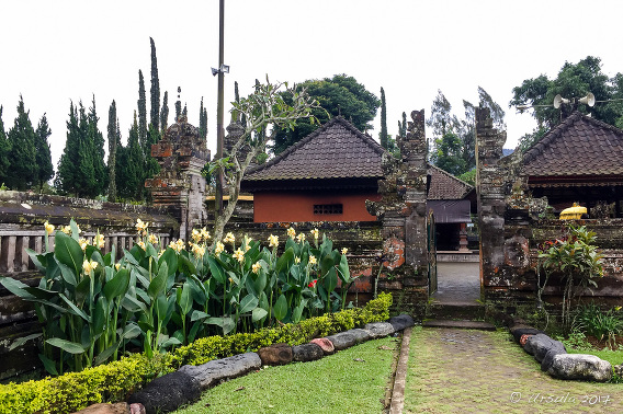 Pura Ulun Danu Bratan - Wikipedia