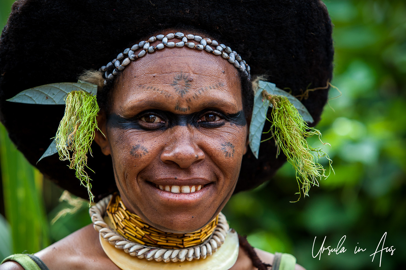 Big Hats And Small Drums The Engan Women Of Papua New Guinea Ursula   0005 Enga Woman 1809(pp W1316 H877) 