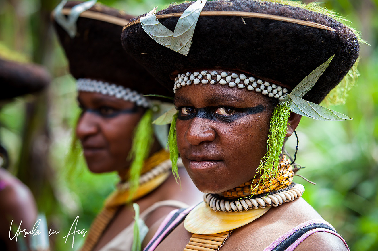 Big Hats And Small Drums The Engan Women Of Papua New Guinea Ursulas Weekly Wanders