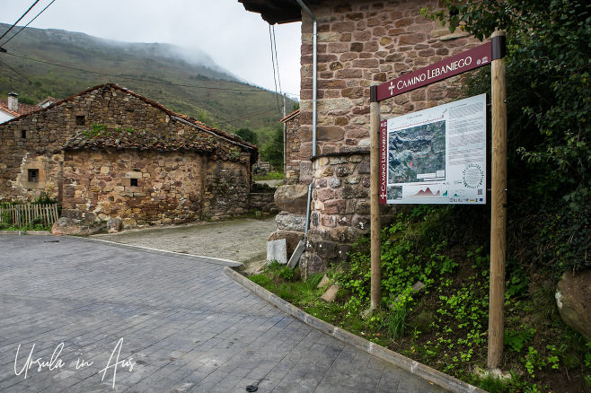 Camino signposting, Cicera Cantabria Spain