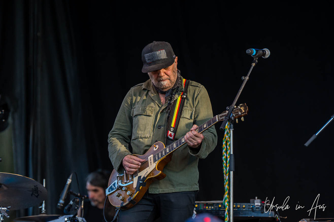 Daniel Lanois on guitar, Vancouver Island Musicfest, Comox Canada